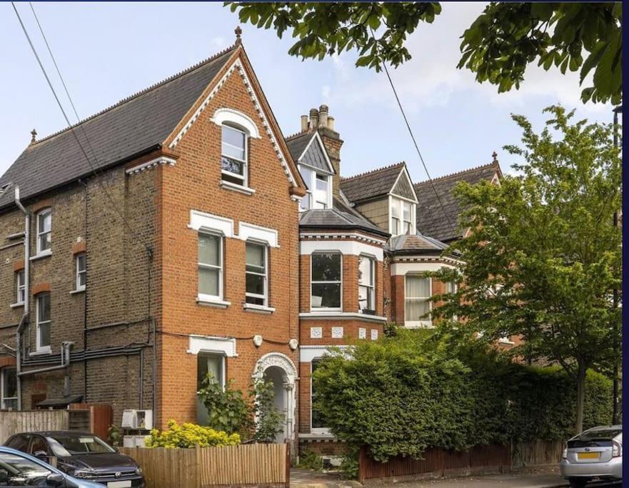 2 Bed Garden Flat West Dulwich Free Street Parking Appartement *